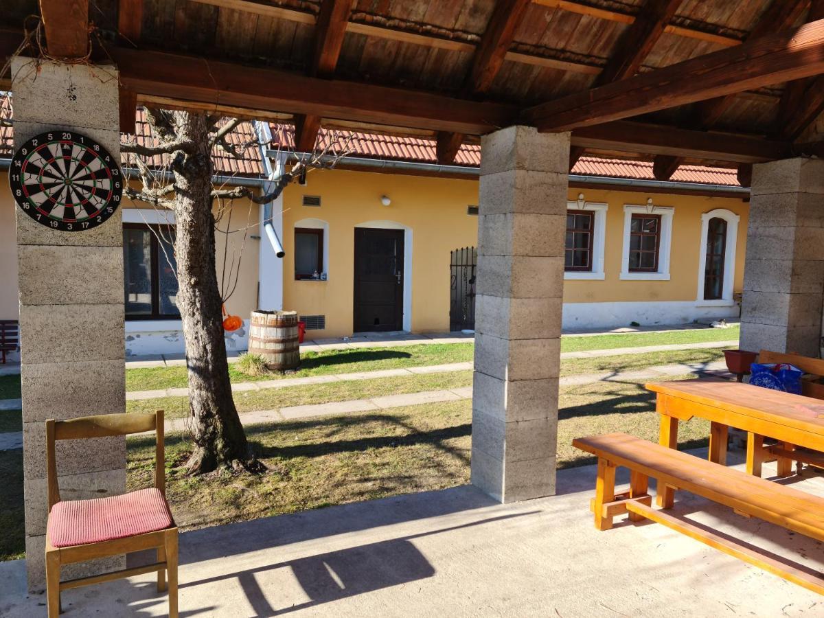 Penzión Larix Blatnica Exterior foto